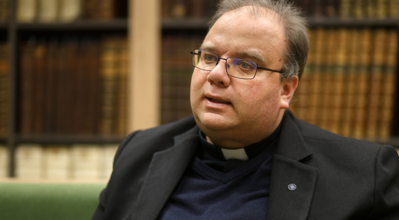 A kevesebb szabadsága – Nagyböjti beszélgetés Zsódi Viktor piarista tartományfőnökkel
