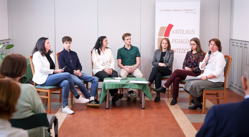 Tehetséggondozás és természettudományos oktatás – Az űrkutatásról is szó esett a KaPI szakmai napján