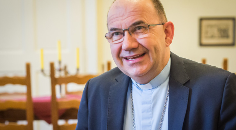 Befogadó, együttműködő, életteli közösségben – Marton Zsolt püspök az ezeréves Váci Egyházmegyéről